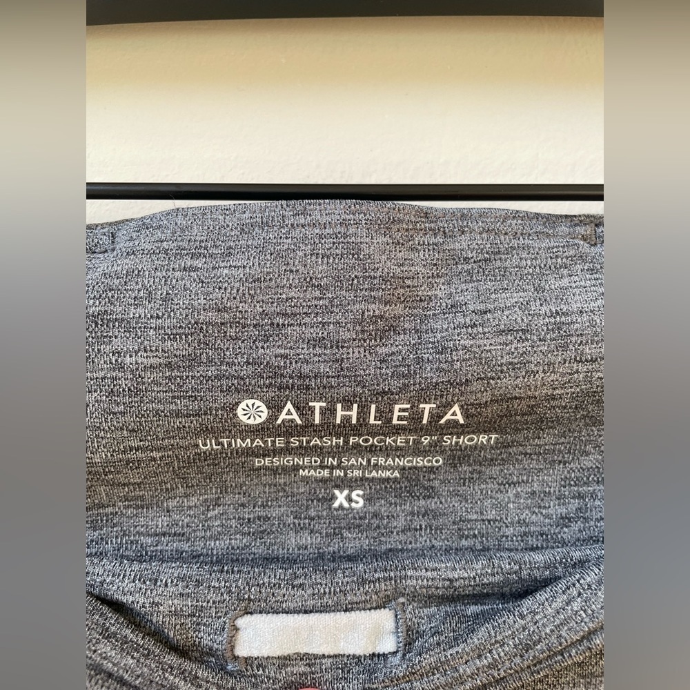 Athleta super stash 9” biker shorts - Picture 5 of 9